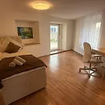 Moeblierte *